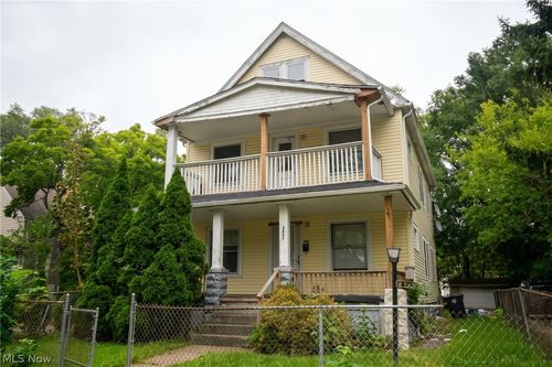 2897 E 111th St, Cleveland, OH, 44104-4803 | Card Image