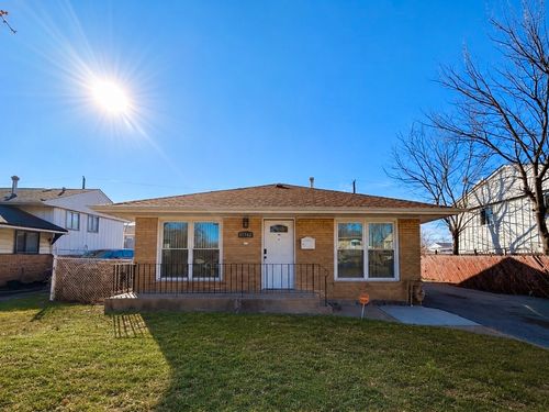11742 Racine Ave, Chicago, IL, 60643-5138 | Card Image