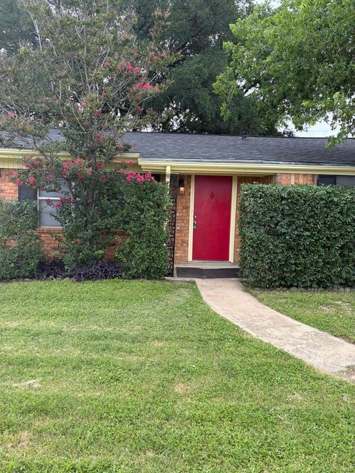 a-1112A Northwood Dr, Marble Falls, TX, 78654-4907 | Card Image