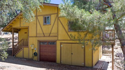 18295 Alps Dr, Tehachapi, CA, 93561-8509 | Card Image
