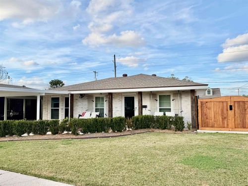 605 Douglas Dr, Houma, LA, 70364-2035 | Card Image