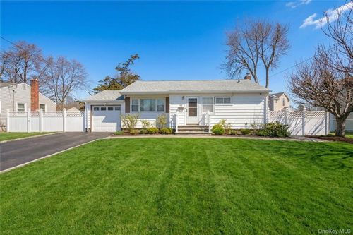 169 Charter Oaks Ave, Brentwood, NY, 11717-5902 | Card Image