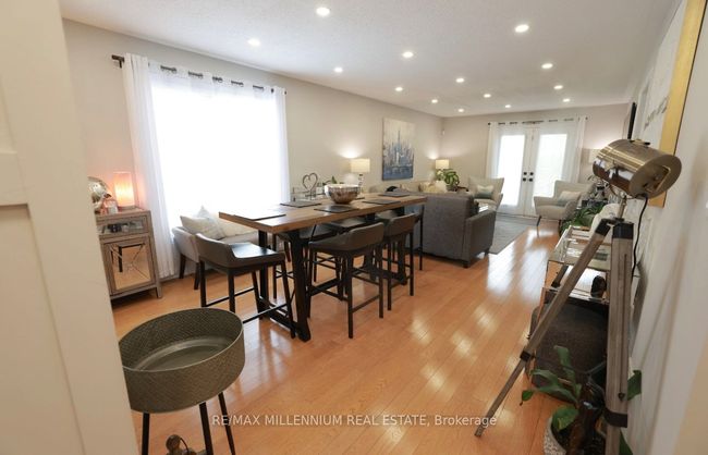 695 Poplar Rd, House other with 2 bedrooms, 4 bathrooms and 2 parking in Milton ON | Image 8