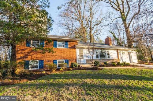 5704 Radnor Ct, BETHESDA, MD, 20817-6323 | Card Image
