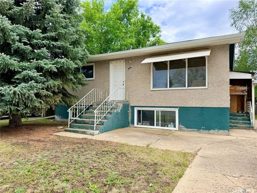 1022 110th Street, North Battleford, SK, S9A2H4 | Card Image