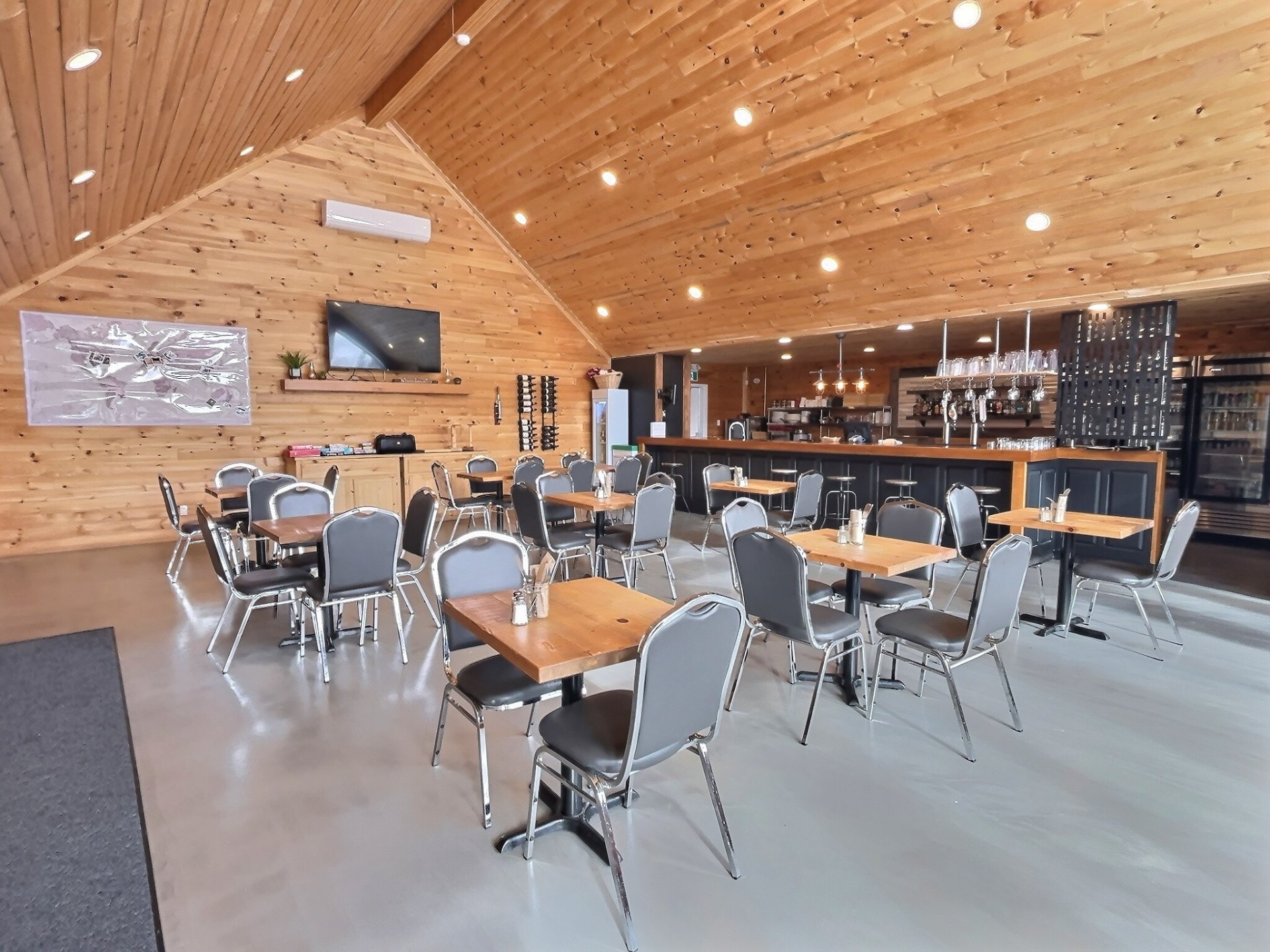 Commercial Sale in Laniel 5