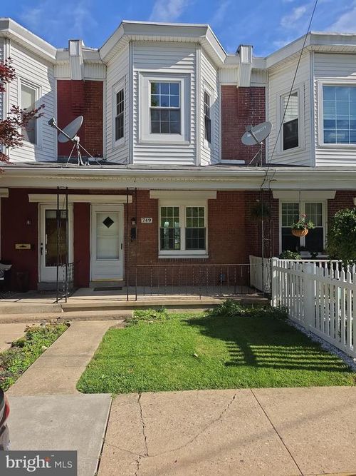 749 Oak St, COATESVILLE, PA, 19320-3815 | Card Image