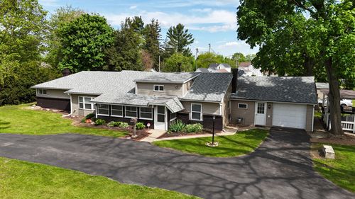 221 Central Ave, Genoa, IL, 60135-1207 | Card Image