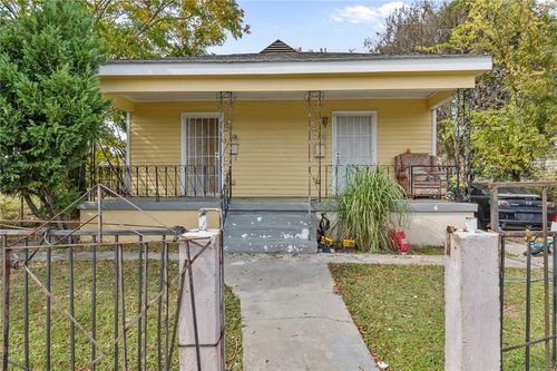 816 18 Gordon Street, New Orleans, LA, 70117 | Card Image