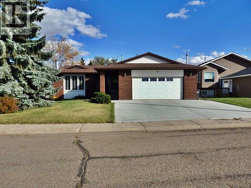 5243 66 St, Vermilion, AB, T9X1X7 | Card Image