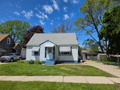 2352 Fairmont Pkwy, Erie, PA, 16510-1402 | Card Image