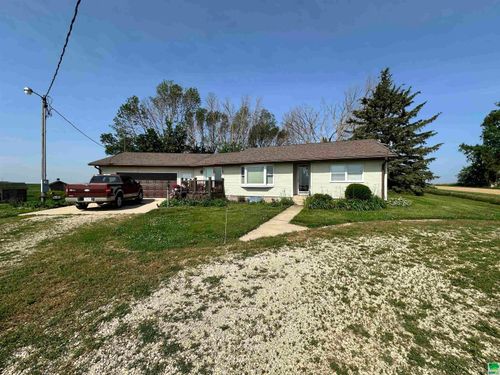 654 580th St, Cleghorn, IA, 51014-7071 | Card Image