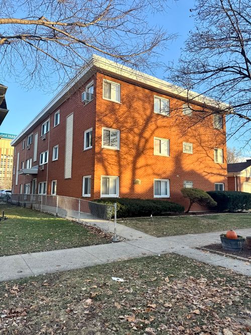 apt-8-424 Elgin Ave, Forest Park, IL, 60130-1755 | Card Image