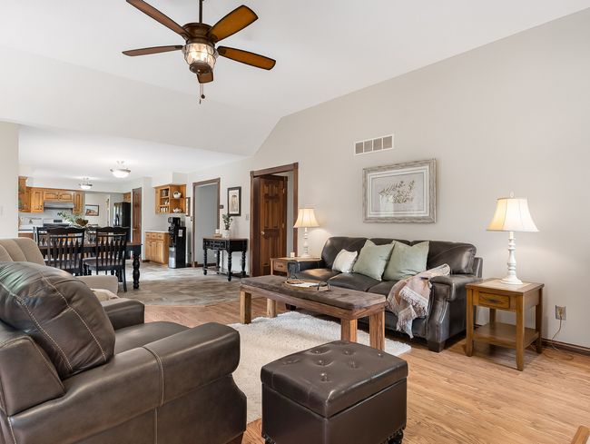 279 N Division St, House other with 4 bedrooms, 3 bathrooms and 2 parking in Braidwood IL | Image 5