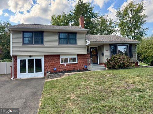 518 Curtis Drive, MORRISVILLE, PA, 19067 | Card Image