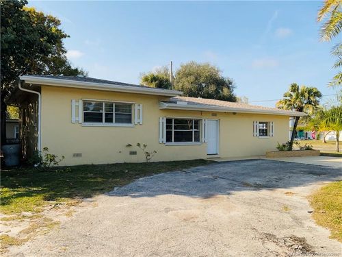 1701 Sunrise Blvd, Fort Pierce, FL, 34950-8128 | Card Image