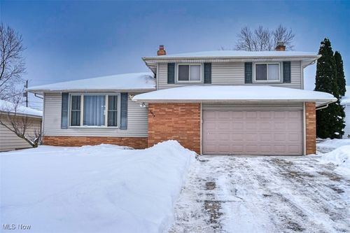 2909 Bowmen Ln, Parma, OH, 44134-5619 | Card Image