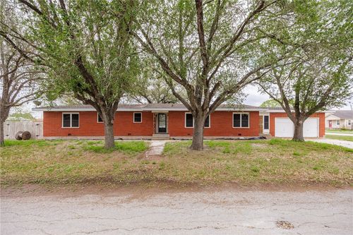 1406 4th St, Agua Dulce, TX, 78330 | Card Image