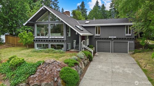 4505 144th Ave Se, Bellevue, WA, 98006-2324 | Card Image