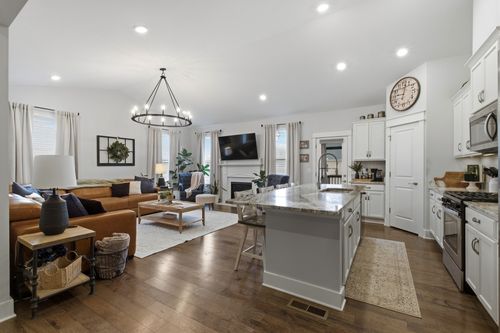 2015 Hedgelawn Dr, Lebanon, TN, 37090-1438 | Card Image