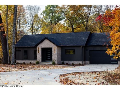 1304 Burns Rd, Radcliff, KY, 40160-9307 | Card Image