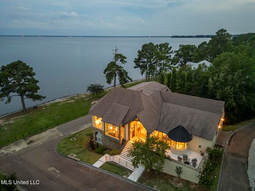 150 Old Trace Rd, Madison, MS, 39110-2017 | Card Image