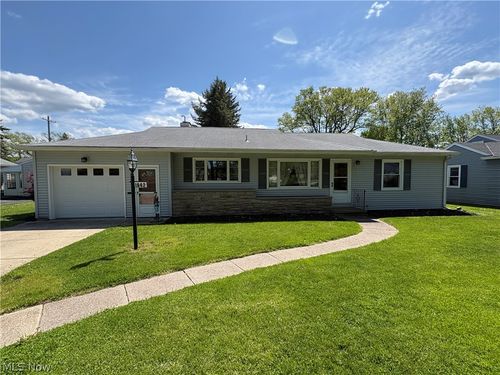 1942 E 41st Street, Ashtabula, OH, 44004 | Card Image