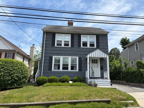 46 Sterling Ct, Huntington, NY, 11743-2613 | Card Image