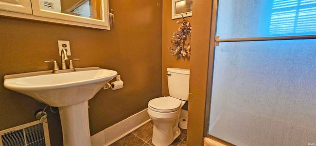 131 N Cherry St, House other with 3 bedrooms, 2 bathrooms and null parking in Mount Carmel IL | Image 17