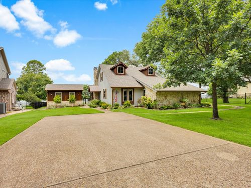 176 Enchanted Dr, Enchanted Oaks, TX, 75156-8300 | Card Image