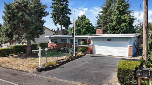 24815 42nd Ave S, Kent, WA, 98032-4167 | Card Image