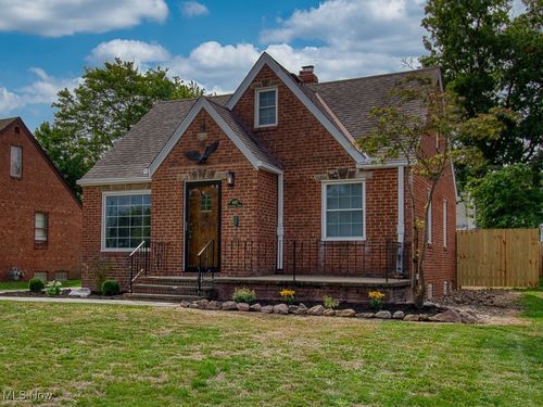 4407 Grantwood Dr, Parma, OH, 44134-3751 | Card Image