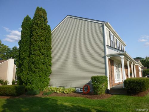 2647 Orbit Dr, Lake Orion, MI, 48360-1971 | Card Image