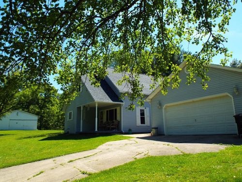 2964 Tick Ridge Rd, Vinton, OH, 45686-9137 | Card Image