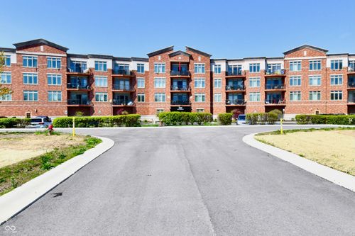 302-20971 Shoreline Ct, Noblesville, IN, 46062-6850 | Card Image