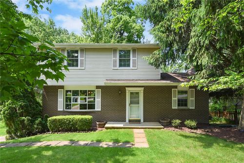 662 Huntington Dr, Cranberry Twp, PA, 16066-6816 | Card Image