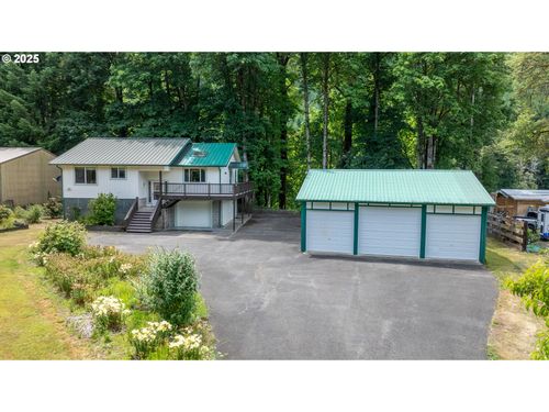 415 Burchard Dr, Scottsburg, OR, 97473-9724 | Card Image