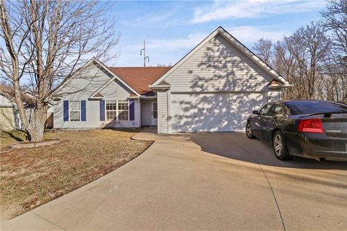 1007 Sw Blue Branch Dr, Grain Valley, MO, 64029-9370 | Card Image