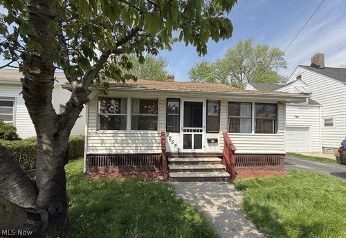 22553 Ivan Ave, Euclid, OH, 44123-3235 | Card Image
