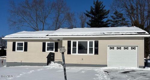 10 Flicker Dr, Latham, NY, 12110-1814 | Card Image