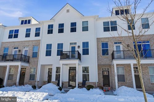 925 Anvil Ct, PHOENIXVILLE, PA, 19460-1344 | Card Image