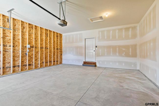 309 N 105 Th St, House other with 2 bedrooms, 2 bathrooms and 2 parking in Lincoln NE | Image 26