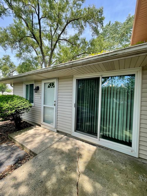 2367 Carnation Dr, Crest Hill, IL, 60403-1603 | Card Image