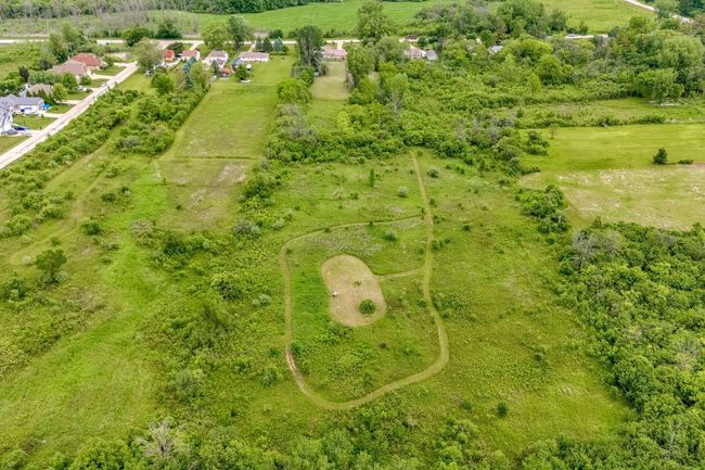 9335 W County Line Rd, House other with 5 bedrooms, 3 bathrooms and null parking in Milwaukee WI | Image 9