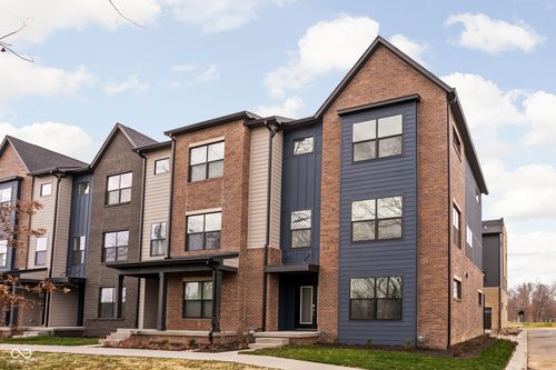 9901 Greenvine Dr, Carmel, IN, 46290-1202 | Card Image