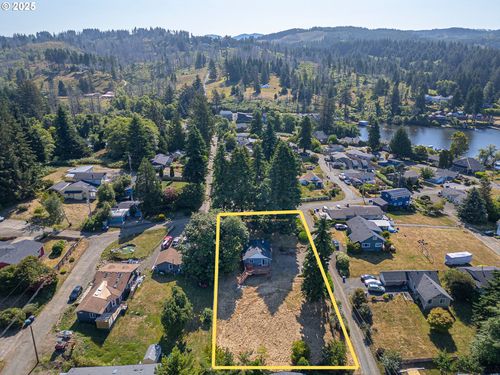 4925 Ne 49th St, Neotsu, OR, 97364-9719 | Card Image