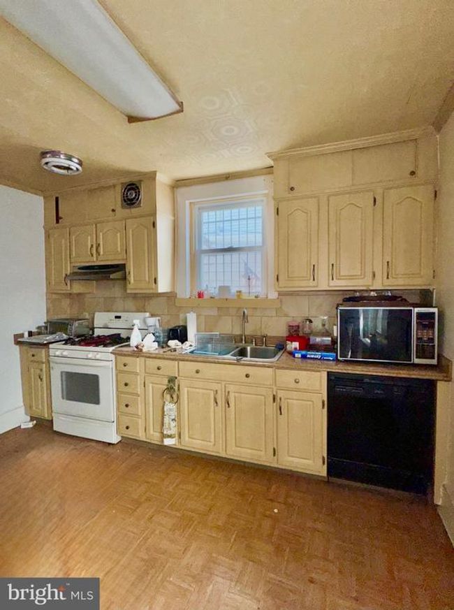 437 N 41 St St, Home with 4 bedrooms, 2 bathrooms and null parking in PHILADELPHIA PA | Image 6