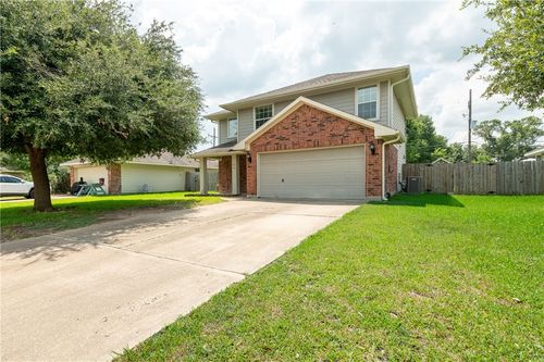 711 Mockingbird St, Navasota, TX, 77868-5616 | Card Image