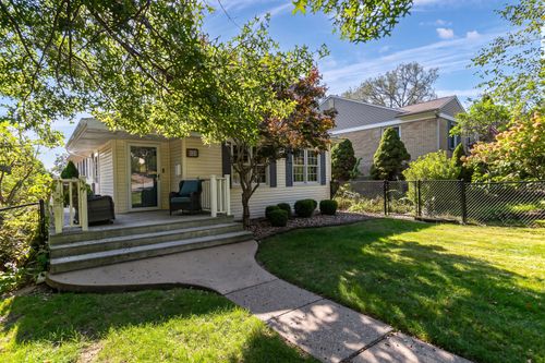 223 Custer Ter, Bettendorf, IA, 52722-4625 | Card Image