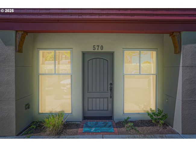 2 - 570 2 Nd St, House attached with 2 bedrooms, 3 bathrooms and 1 parking in Lake Oswego OR | Image 5